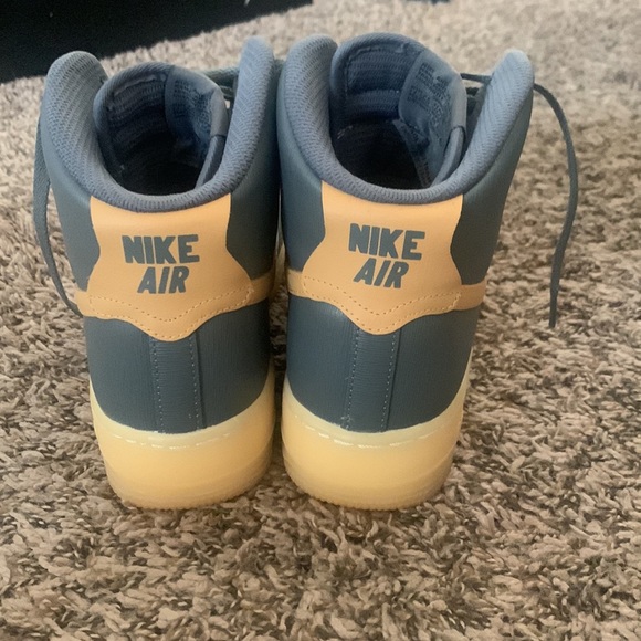 High Top Nike Air Max Sneakers - Picture 4 of 5